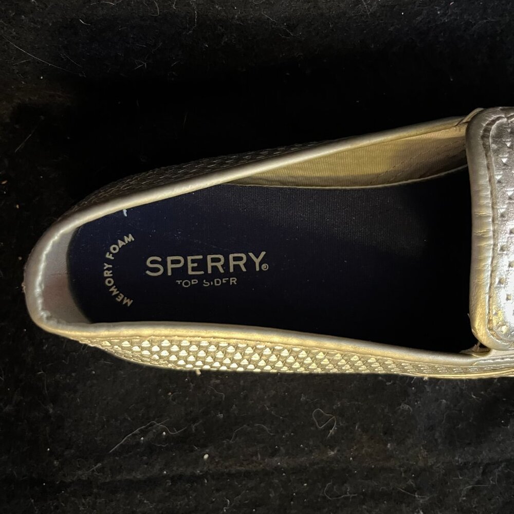 Sperry Women’s Silver-Tone/Platimum Memory Foam Slip-Ons - Picture 5 of 8